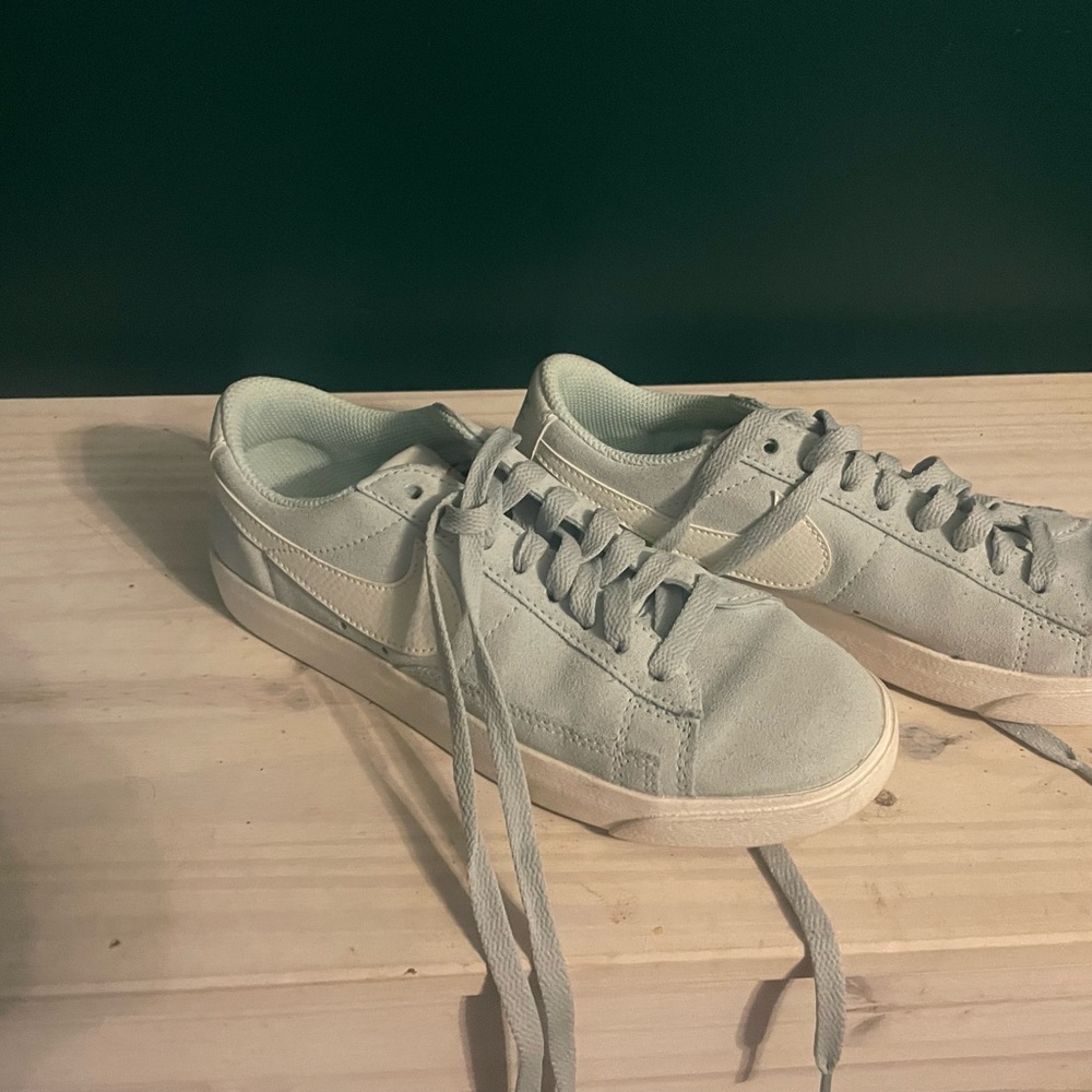 Nike Blazers Low Top